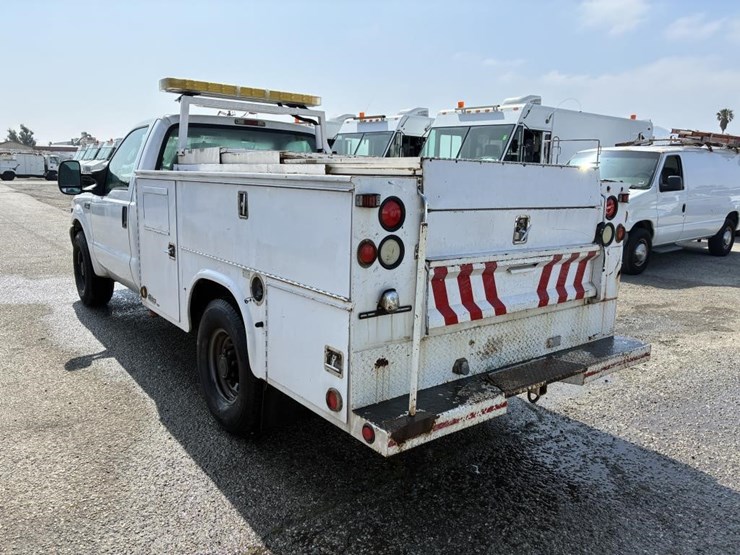 2004-ford-f350-image-4