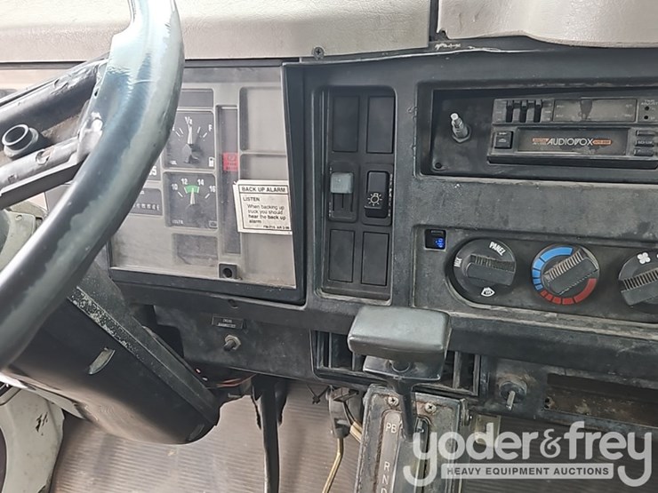 2000-international-4700-image-25