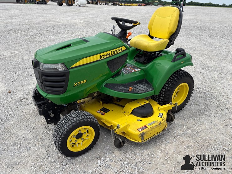 2013-john-deere-x738-image-1