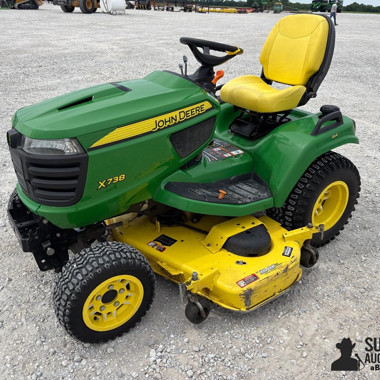 2013 JOHN DEERE X738