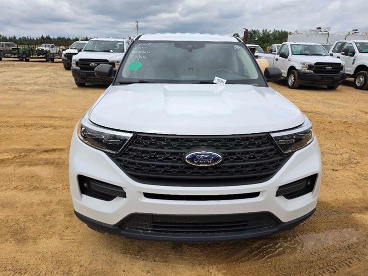 2021-ford-explorer-image-5