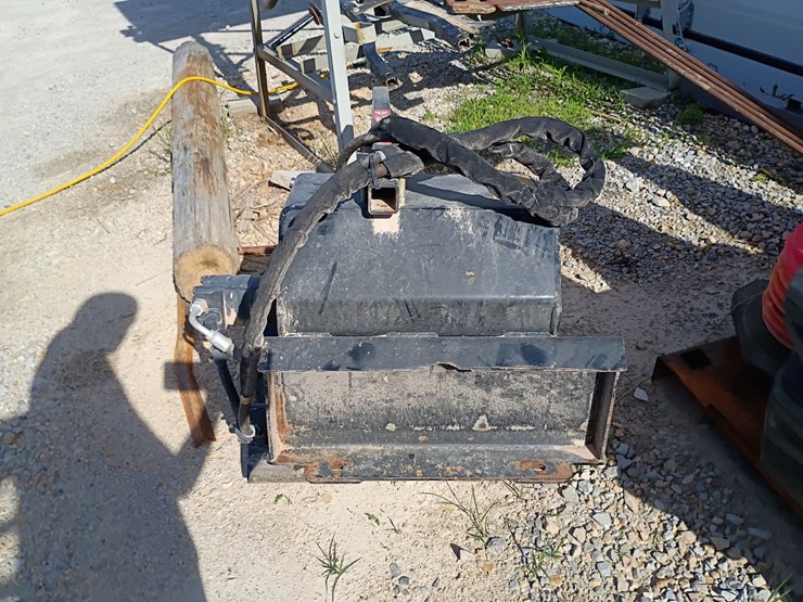 2017-ditch-witch-r300-image-61