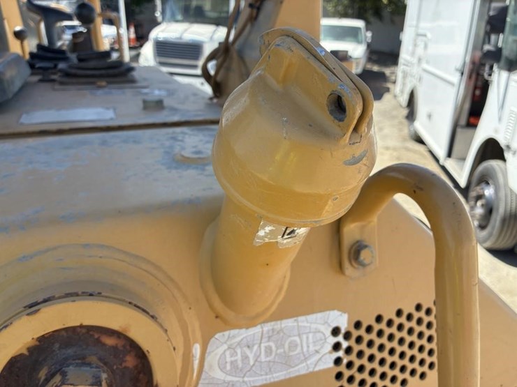 2000-caterpillar-d5m-image-17