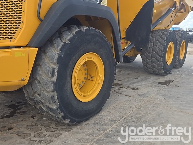 2023-deere-260e-image-9