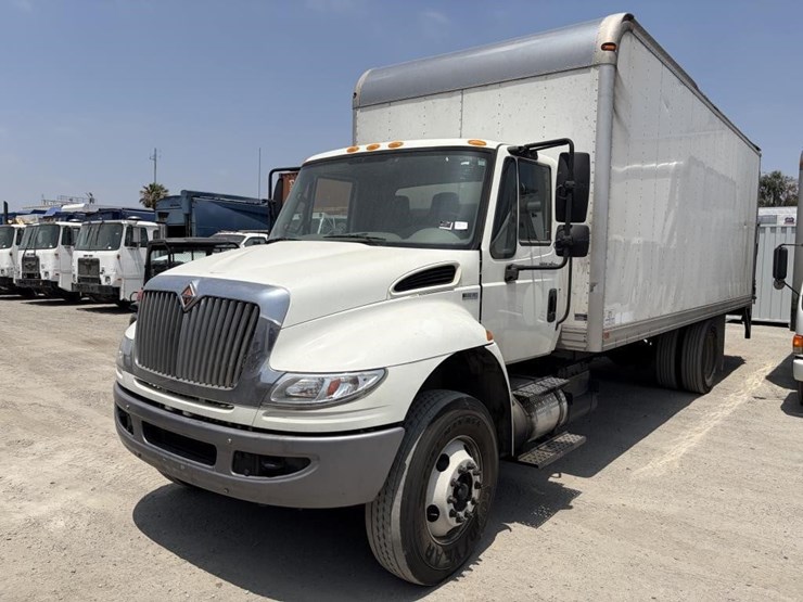 2014-international-durastar-4400-image-1