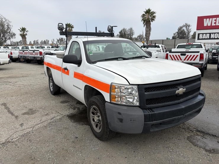 2008-chevrolet-silverado-1500-image-2