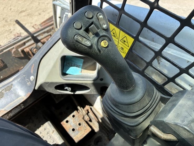 2022-bobcat-t450-image-22