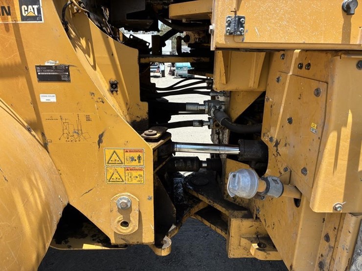 2014-caterpillar-950m-image-12