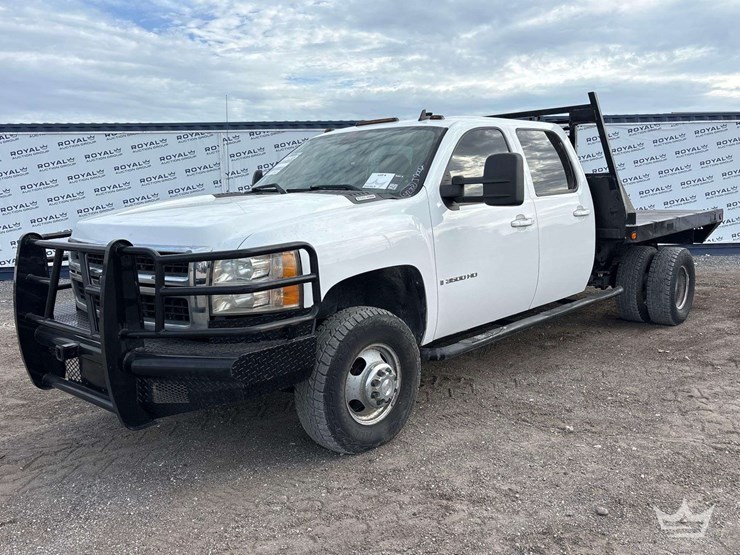 2007-chevrolet-silverado-3500hd-4x4-crew-cab-flatbed-truck-image-1