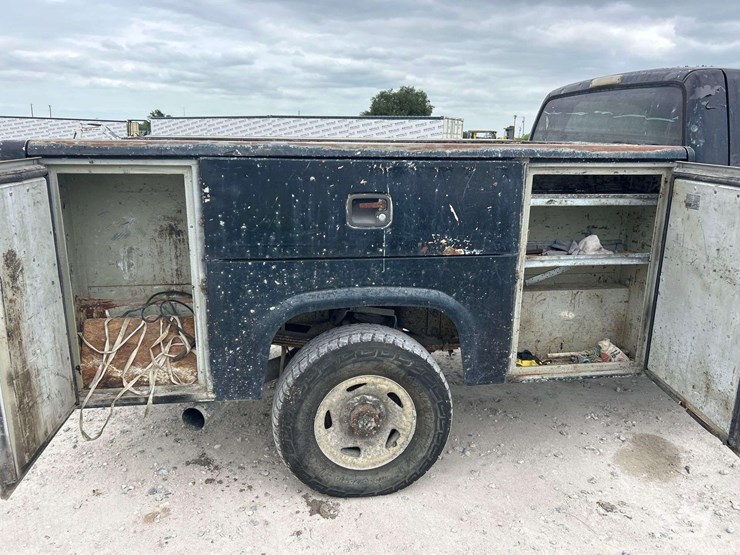 1995-dodge-ram-4x4-service-truck-image-18