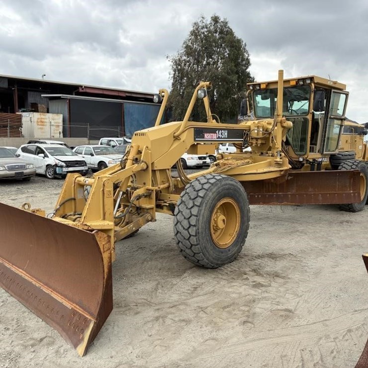 2004 CATERPILLAR 143H VHP