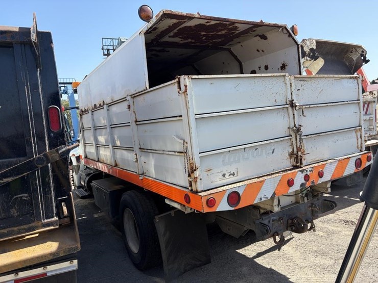 2004-international-flatbed-dump-image-4