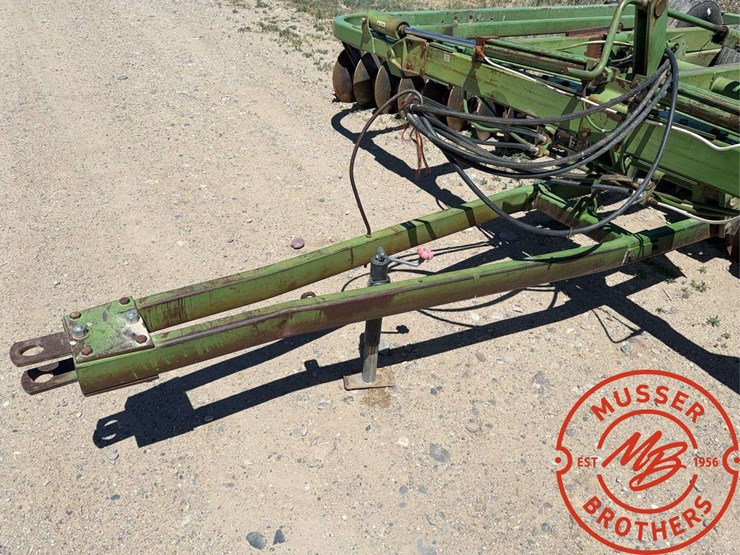 john-deere-235-image-12