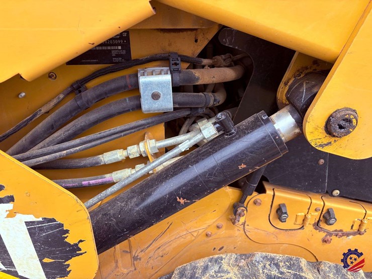 2018-caterpillar-299d2-xhp-image-59