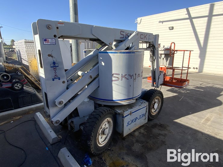 1995-skyjack-sjk8-33n-2wd-articulated-boom-lift-image-5