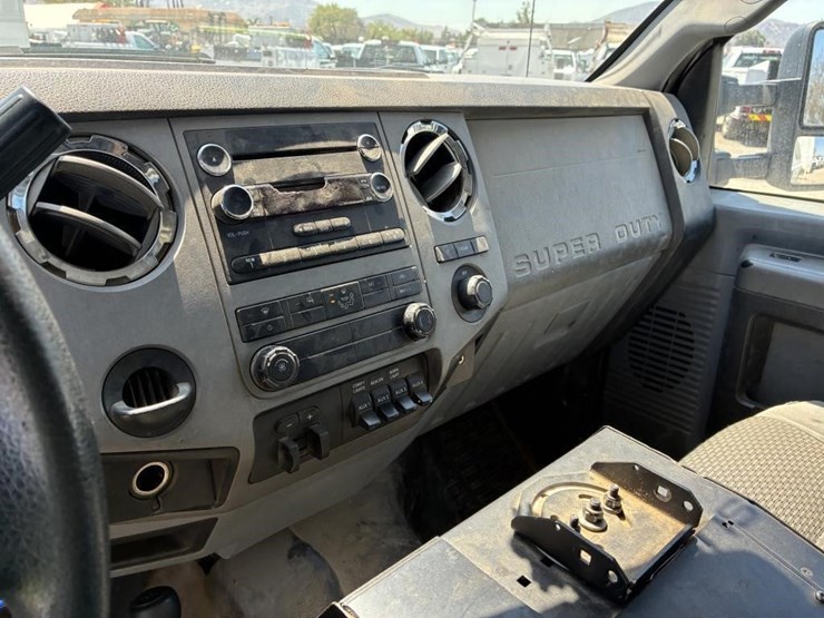 2012-ford-f550-image-19