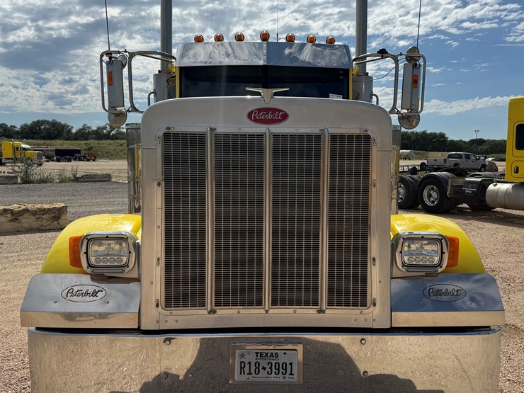 2007-peterbilt-379-image-2