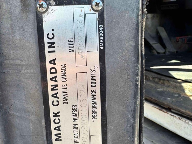 1992-mack-rd690sx-image-8