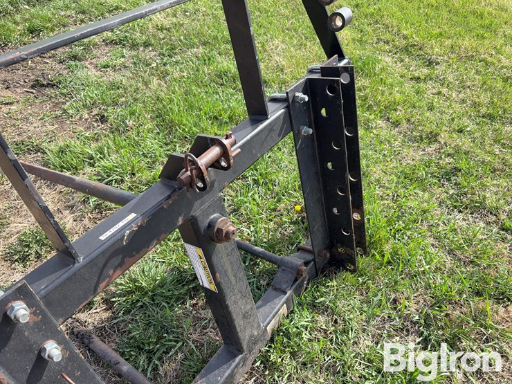 king-kutter-loader-mount/3-pt-mount-bale-spear-image-18