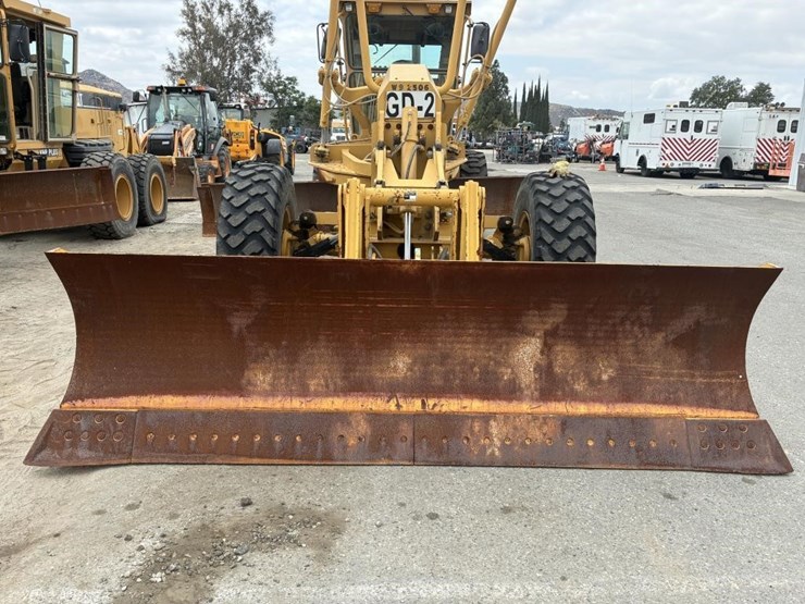 2004-caterpillar-143h-vhp-image-7