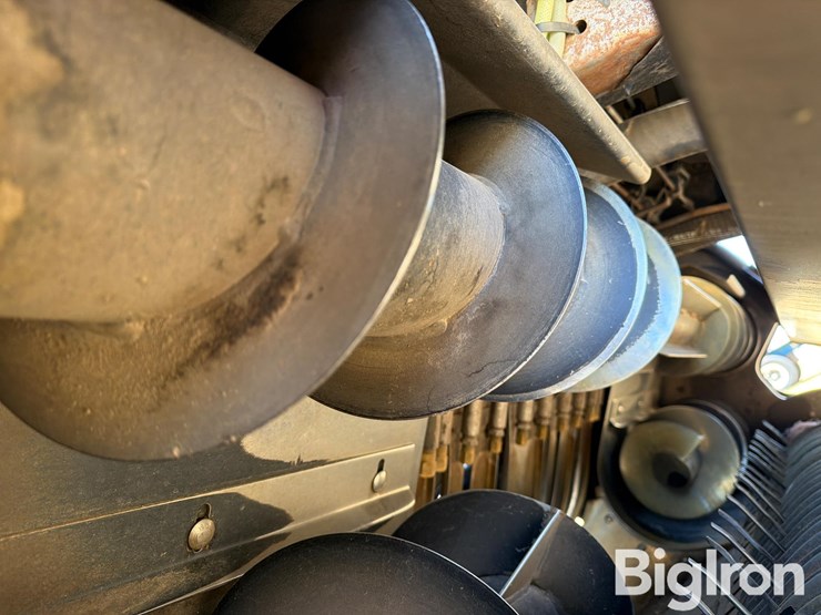 2014-case-ih-lb334-image-14