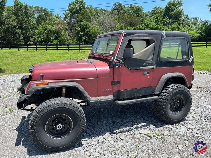 1994-jeep-wrangler-image-1