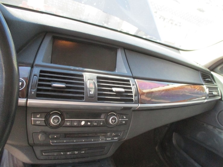 2011-bmw-x5-image-14