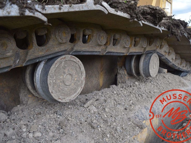2010-caterpillar-d7e-image-28
