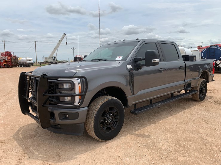 2023-ford-f250-image-1