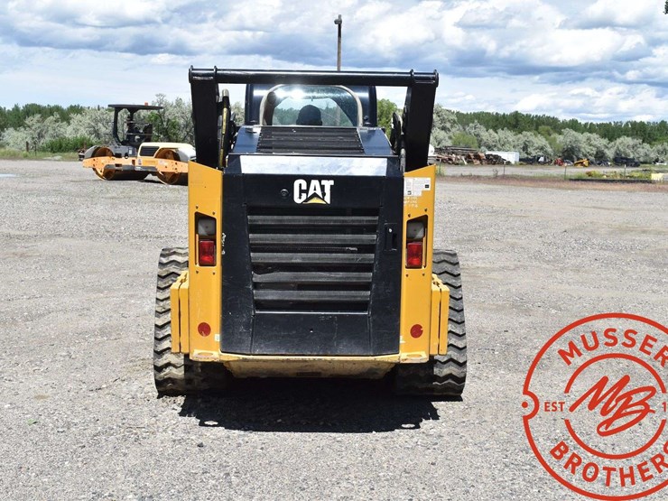 2016-caterpillar-d2-image-7