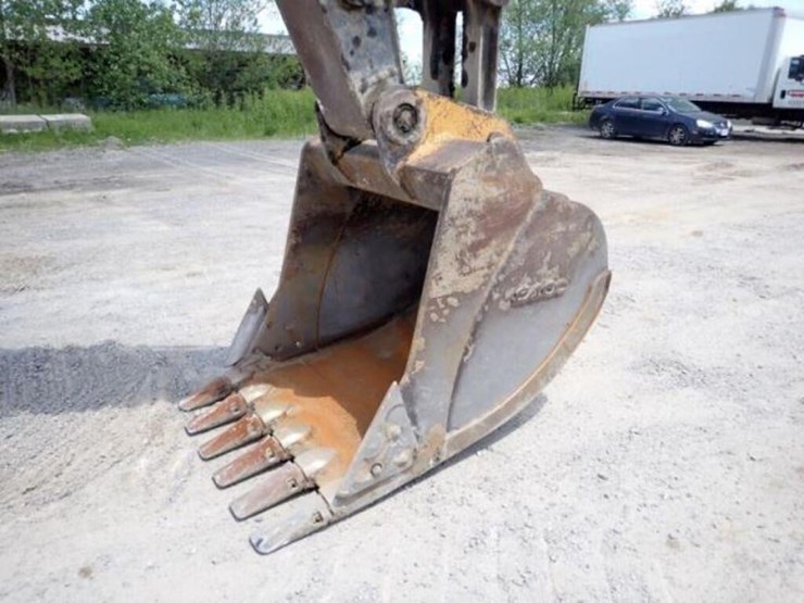 2009-deere-270d-lc-image-22
