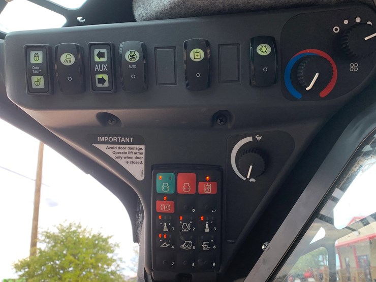 2023-deere-331g-image-12