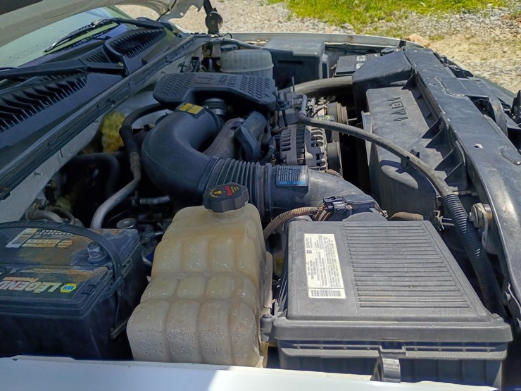 2005-gmc-sierra-2500-image-19