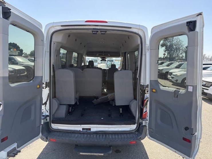 2017-ford-transit-image-21
