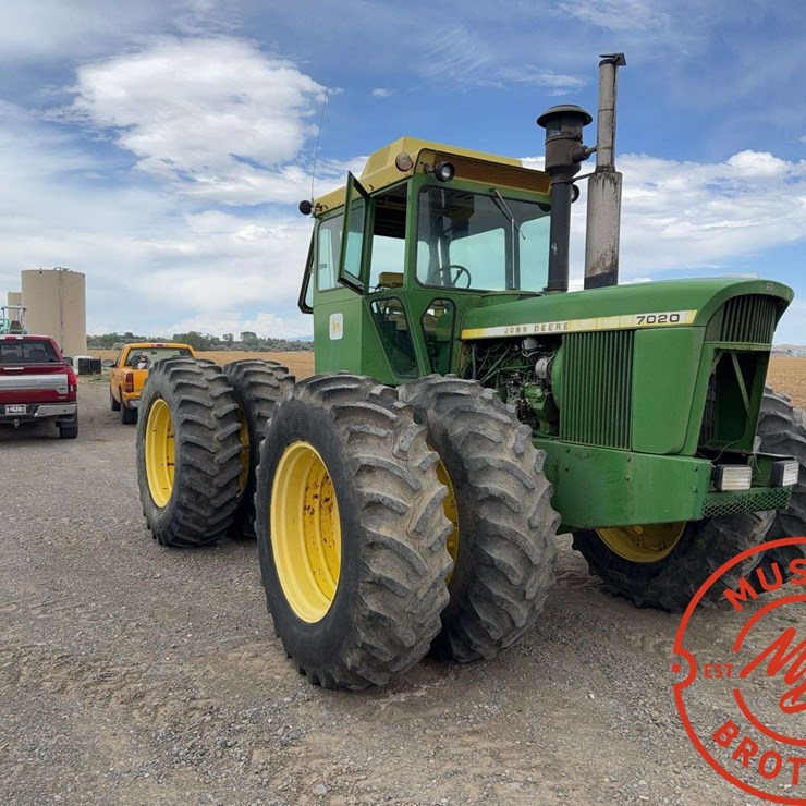 1975 JOHN DEERE 7020