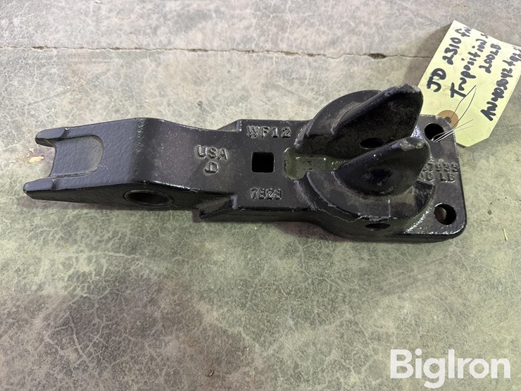 john-deere-2310-image-7