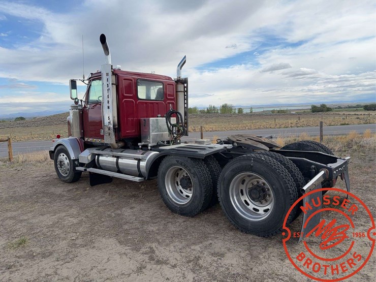 2001-western-star-4900-image-5