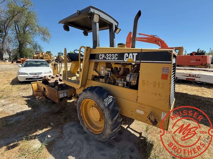 caterpillar-cp-323c-image-6