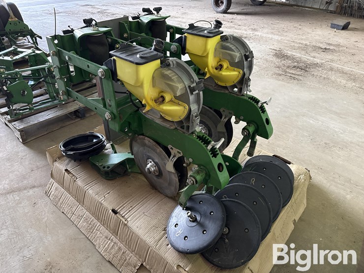 john-deere-planter-row-unit-image-7