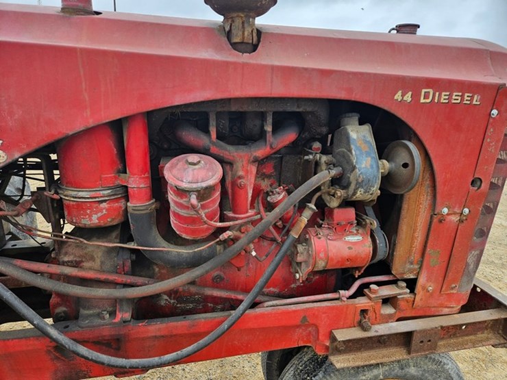 massey-ferguson-44-image-12