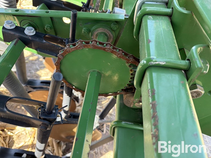 john-deere-520-image-15