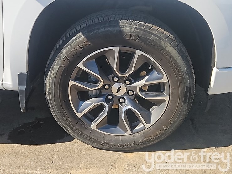 2022-chevrolet-1500-image-12