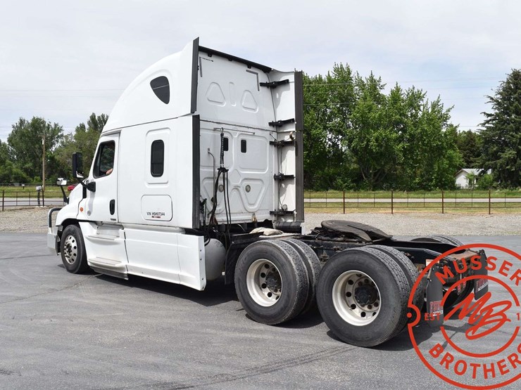 2017-freightliner-cascadia-125-image-5
