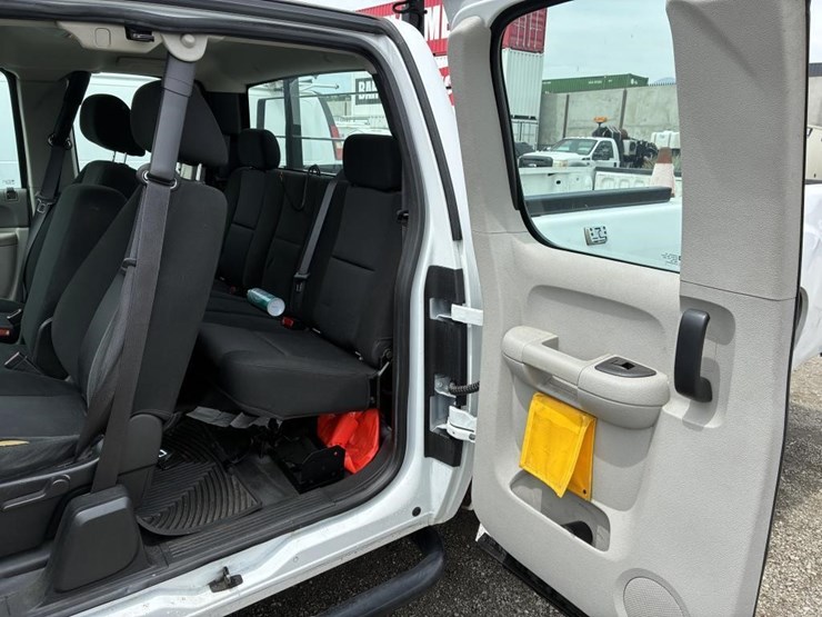 2012-gmc-2500hd-image-14