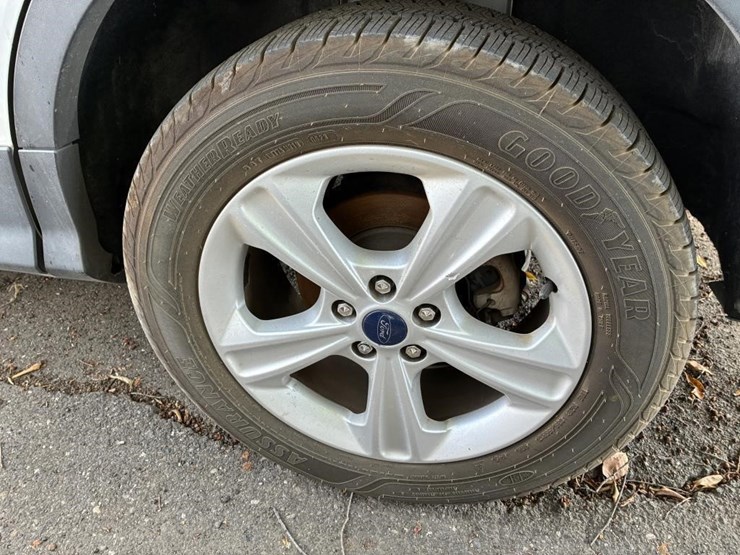 2015-ford-escape-se-image-5