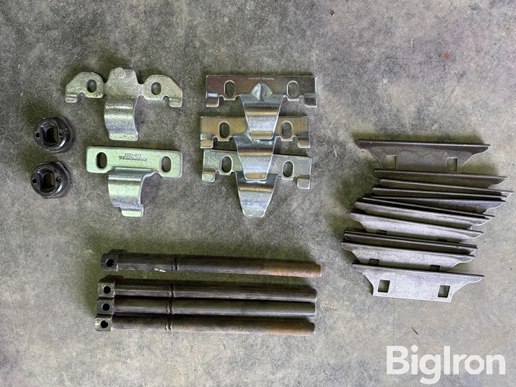 john-deere-assorted-header-parts-image-8