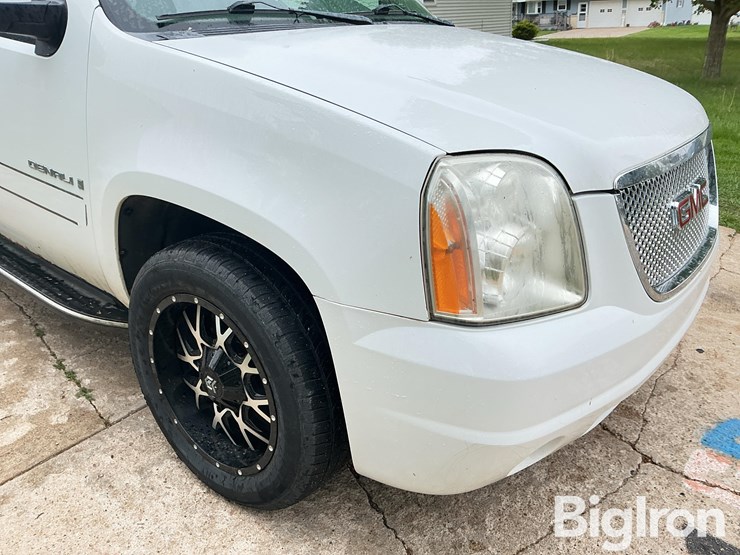 2008-gmc-yukon-denali-image-12