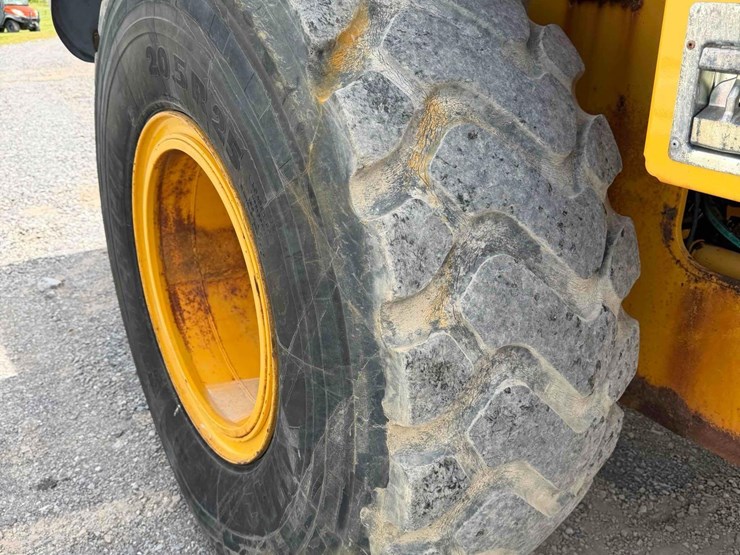 2013-deere-544k-image-13