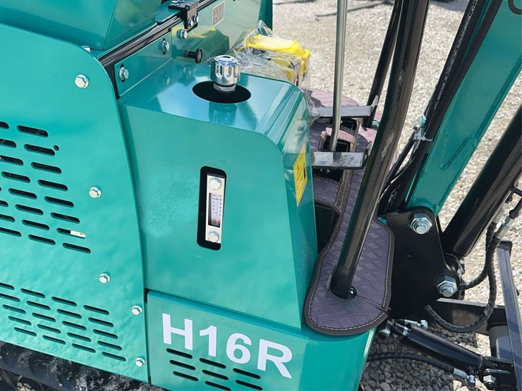 cfg-industrial-h16r-mini-excavator-image-9