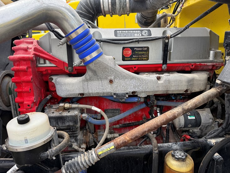 2015-peterbilt-389-image-11